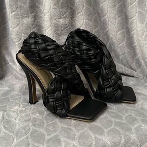 EGO- NEXT-LEVEL Square Toe braided cross in BLACK FAUX LEATHER . Size 7